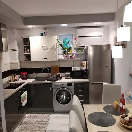 Victorio Vendeghaz Apartment *