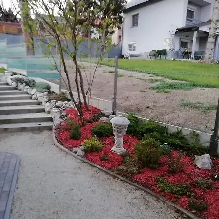 Victorio Vendeghaz Apartment